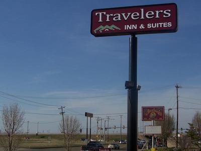 Traveler’s Inn and Suites Oklahoma City Airport