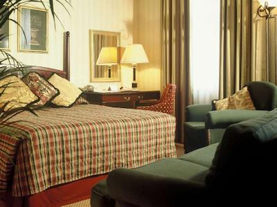 د بیلیز هتل لندن