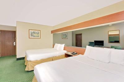 میکرتل این اند سویتز بای ویندهام اوگوستا ریورواچ