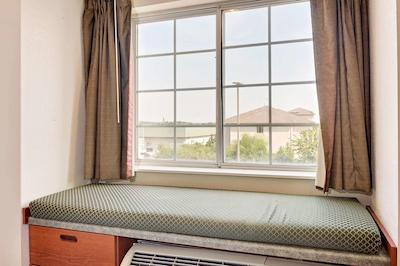 میکرتل این اند سویتز بای ویندهام اوگوستا ریورواچ