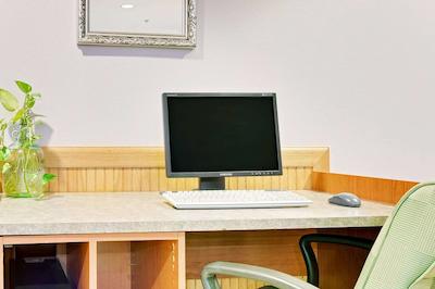 میکرتل این اند سویتز بای ویندهام اوگوستا ریورواچ