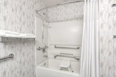 میکرتل این اند سویتز بای ویندهام گالوپ