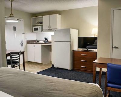 استودیو 6 ریچمند وا-ای-64 وست