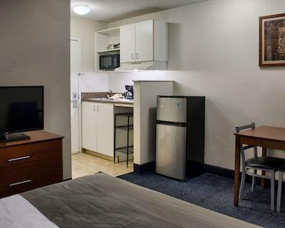 استودیو 6 ریچمند وا-ای-64 وست