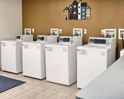 استودیو 6 ریچمند وا-ای-64 وست