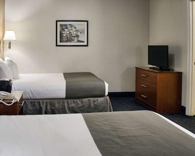 استودیو 6 ریچمند وا-ای-64 وست