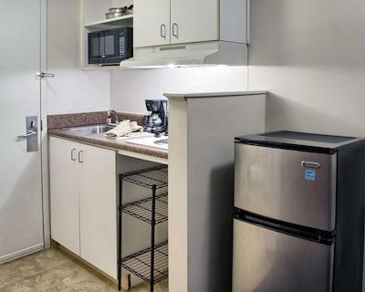 استودیو 6 ریچمند وا-ای-64 وست