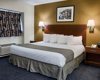 استودیو 6 ریچمند وا-ای-64 وست