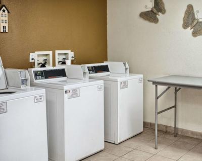 استودیو 6 ریچمند وا-ای-64 وست