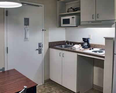 استودیو 6 ریچمند وا-ای-64 وست