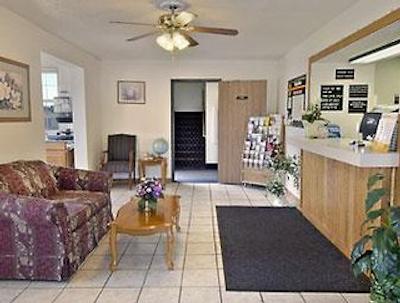 سوپر 8 متل اوگوستا فت گوردن اریا