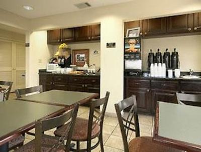 سوپر 8 متل-بتون