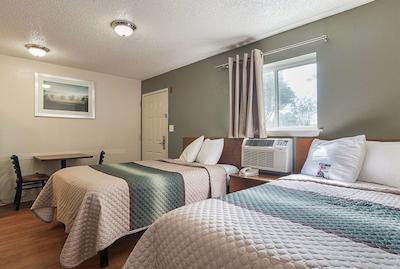 همتون استودیز اُرلاندو اسود