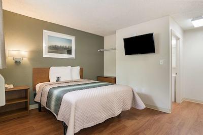 همتون استودیز اُرلاندو اسود