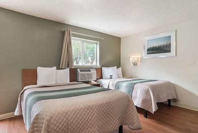 همتون استودیز اُرلاندو اسود