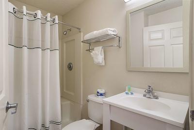 همتون استودیز اُرلاندو اسود