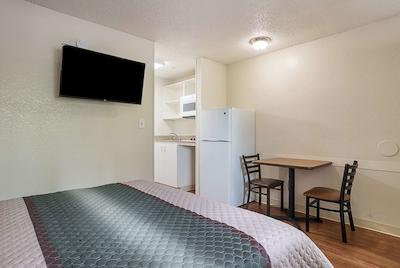 همتون استودیز اُرلاندو اسود