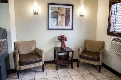 همتون استودیز اُرلاندو اسود