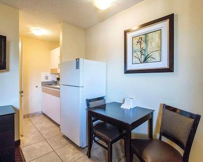 همتون استودیز اُرلاندو اسود