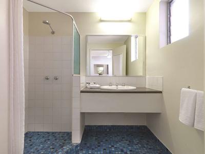 تراولج ریزرت داروین