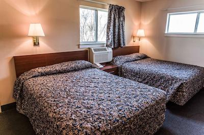 استودیو 6 فتویل نک براگ بولوارد