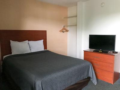 استودیو 6 فتویل نک براگ بولوارد