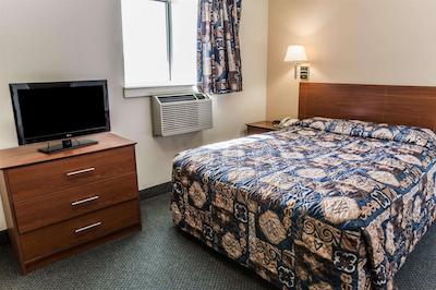 استودیو 6 فتویل نک براگ بولوارد