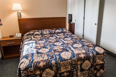 استودیو 6 فتویل نک براگ بولوارد