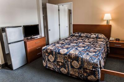 استودیو 6 فتویل نک براگ بولوارد