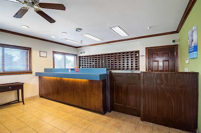 استودیو 6 فتویل نک براگ بولوارد