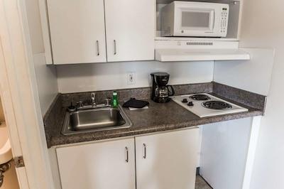 استودیو 6 فتویل نک براگ بولوارد