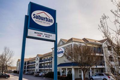 استودیو 6 فتویل نک براگ بولوارد