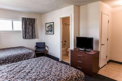 استودیو 6 فتویل نک براگ بولوارد