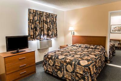 استودیو 6 فتویل نک براگ بولوارد