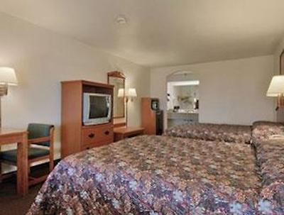 سوپر 8 بتون/منت بلویو اریا