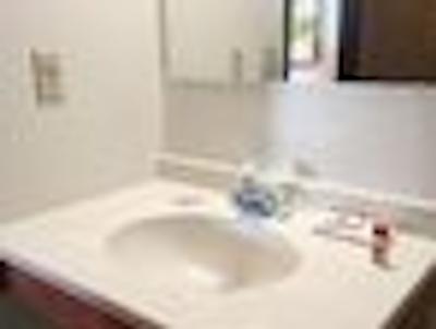 سوپر 8 چارلت/اموسمنت پارک اریا