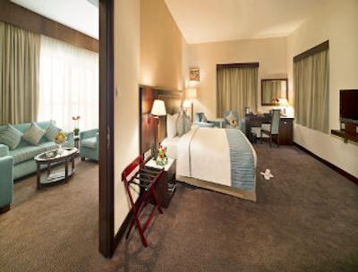 رامادا بای ویندهام دیره