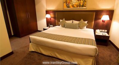 رامادا بای ویندهام دیره