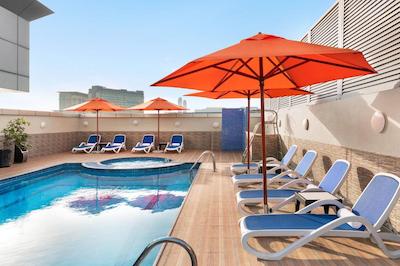 رامادا بای ویندهام دیره