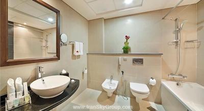 رامادا بای ویندهام دیره