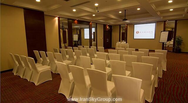 رامادا بای ویندهام دیرا