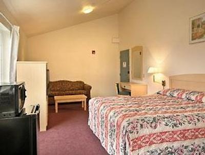 سوپر 8 متل-هوارد دونتون