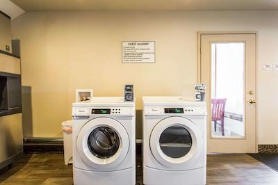 اکنو لج گونیسُن