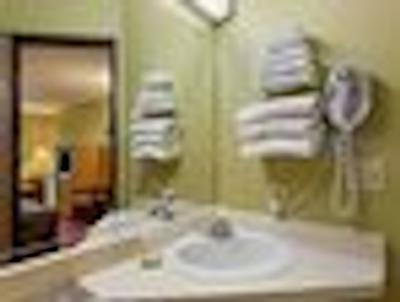 سوپر 8 متل-رد وینگ