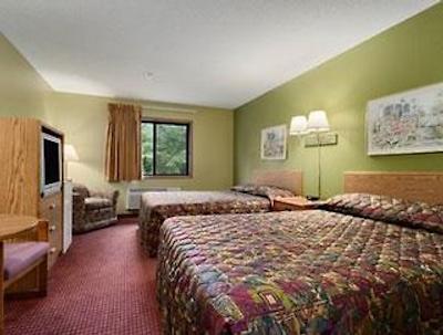 سوپر 8 متل-رد وینگ