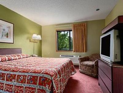 سوپر 8 متل-رد وینگ