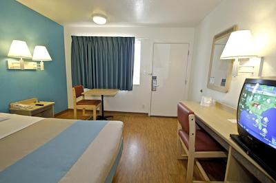 متل 6 ریچمند آیرپرت