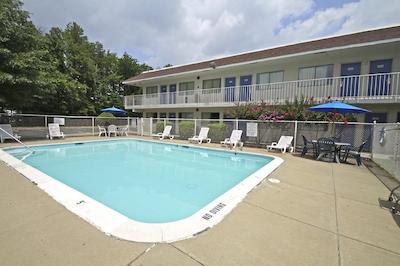 متل 6 ریچمند آیرپرت