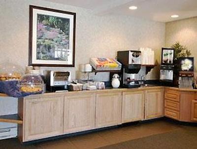 سوپر 8 متل-دیلن / برکنریج اریا