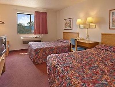 سوپر 8 رمئوویل بلینگبروک